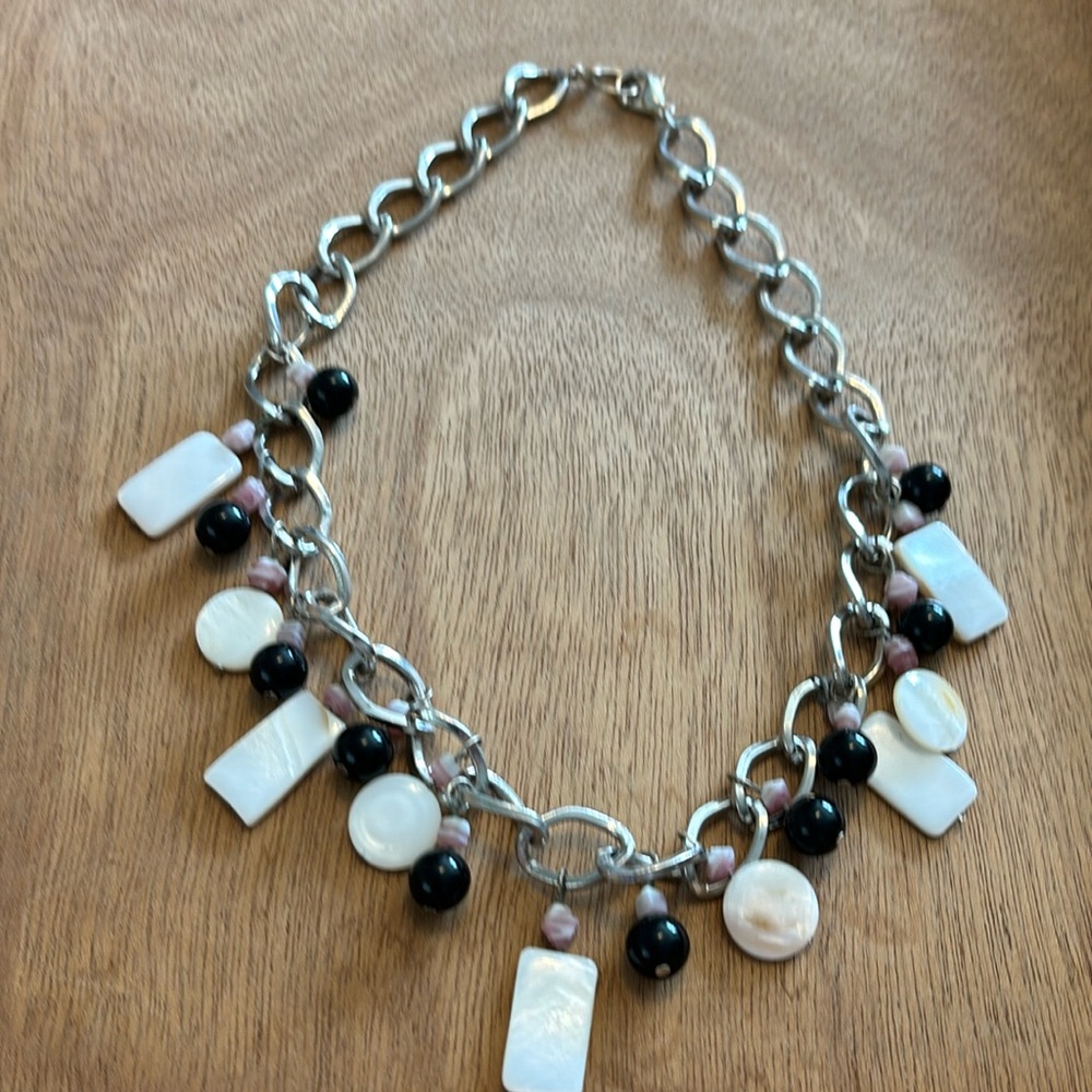 Nice mother of pearl and black bead 18” silver tone statement necklace